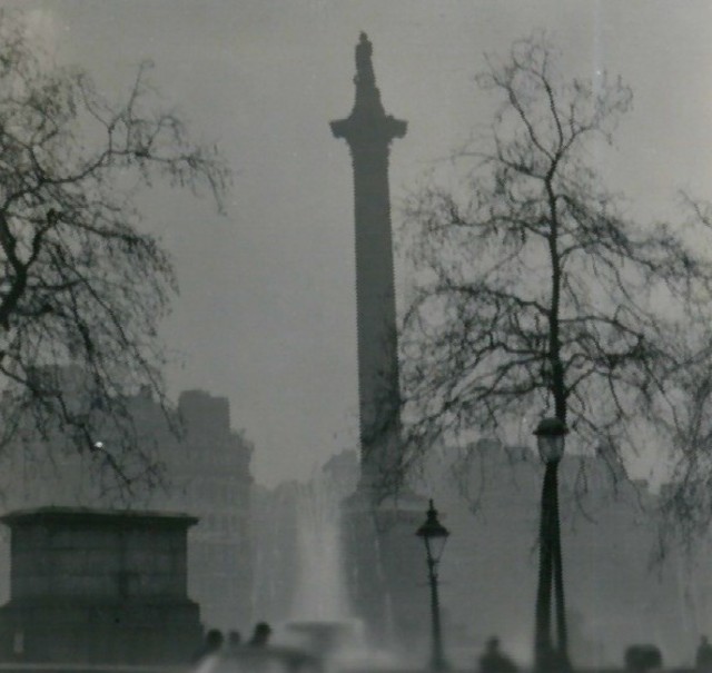 Nelson&#039;s Column during the Great Smog