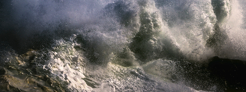waves crashing