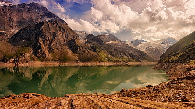 A mountain range with a lake