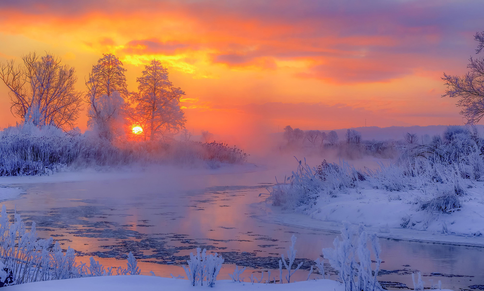 Krzysztof Tollas - Frosty Winter Sunrise Over the Gwda River