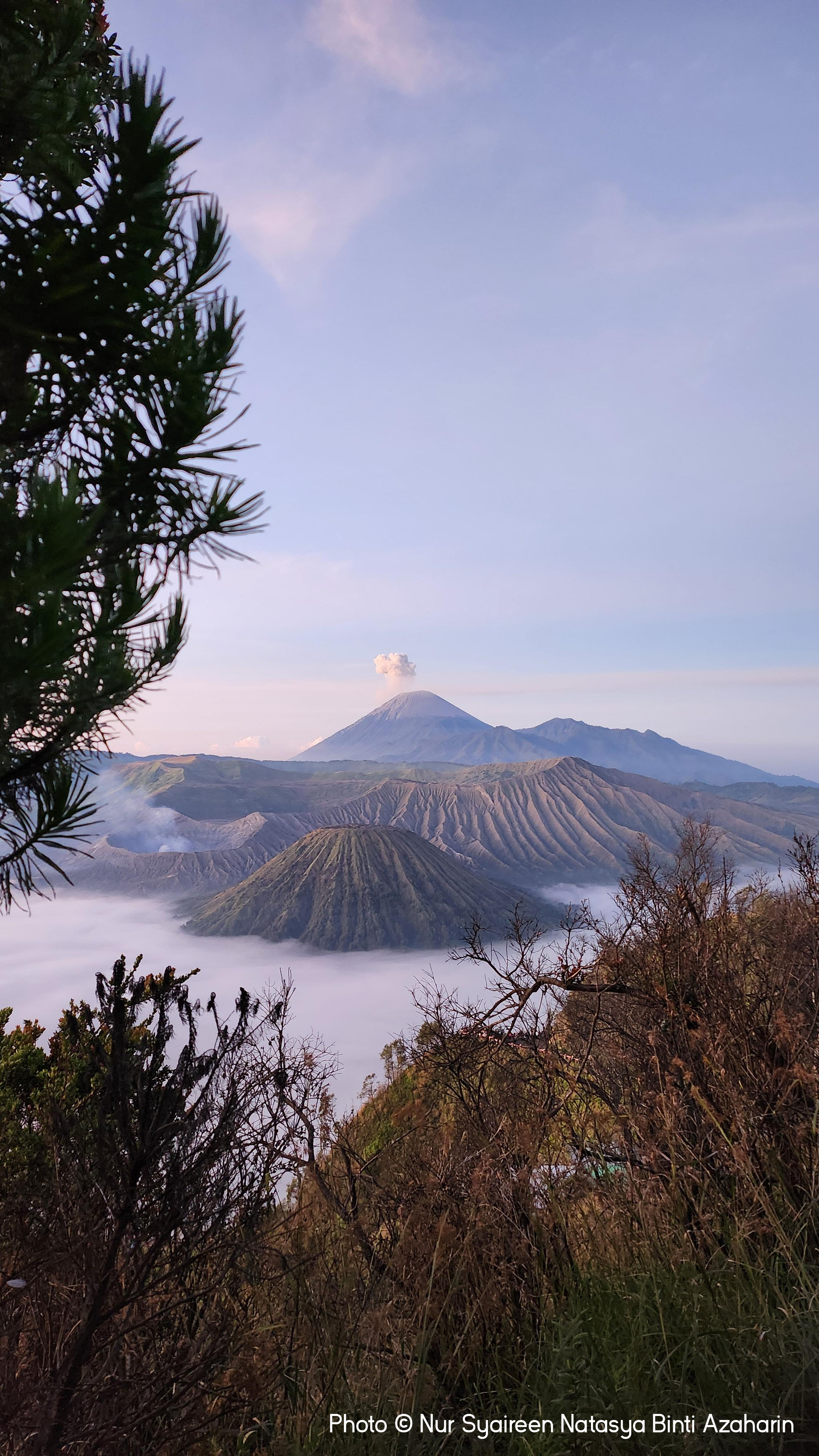 Volcanoes by Nur Syaireen Natasya Binti Azaharin