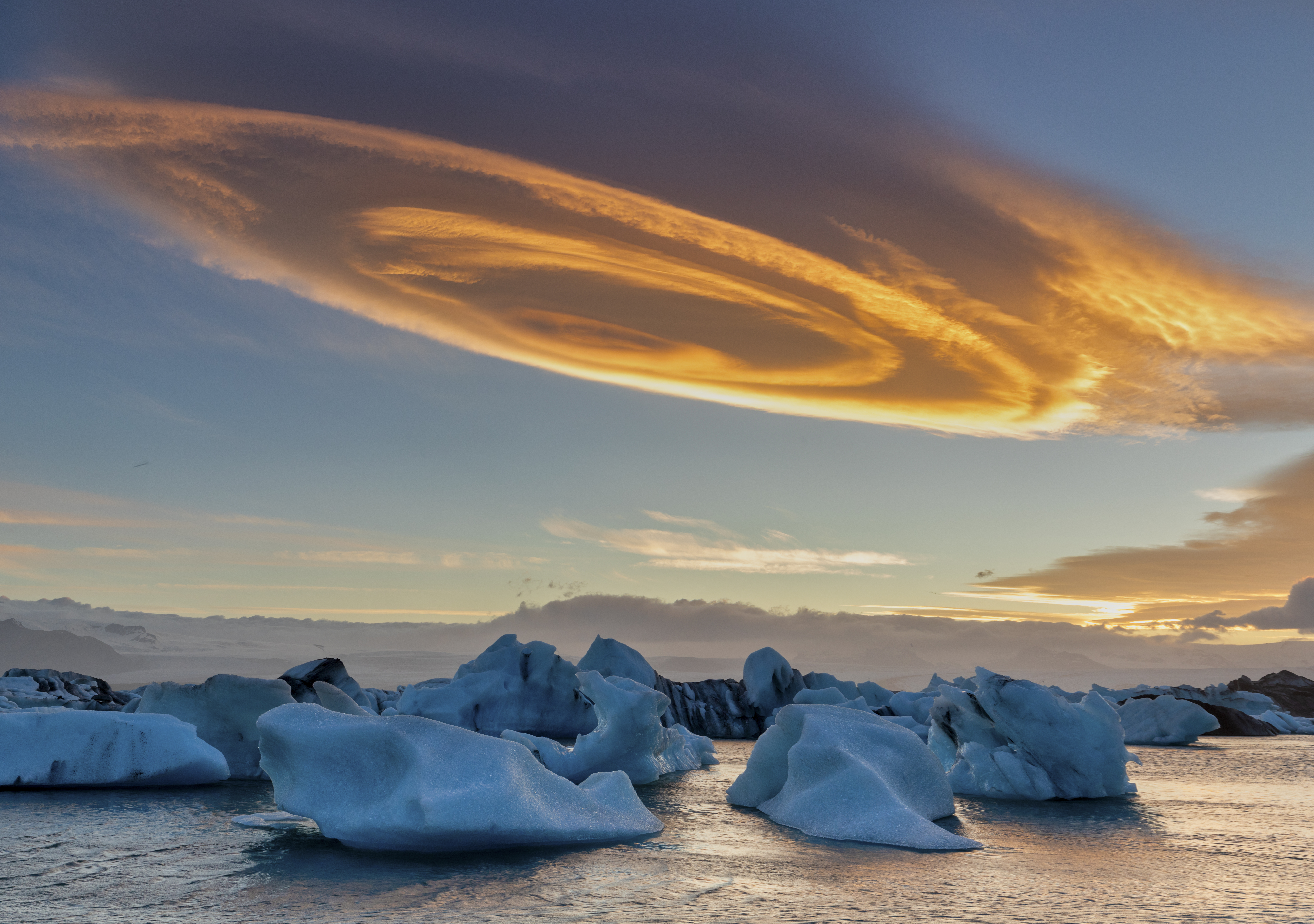 Cinnamon Rolls Cloud © Bingyin Sun