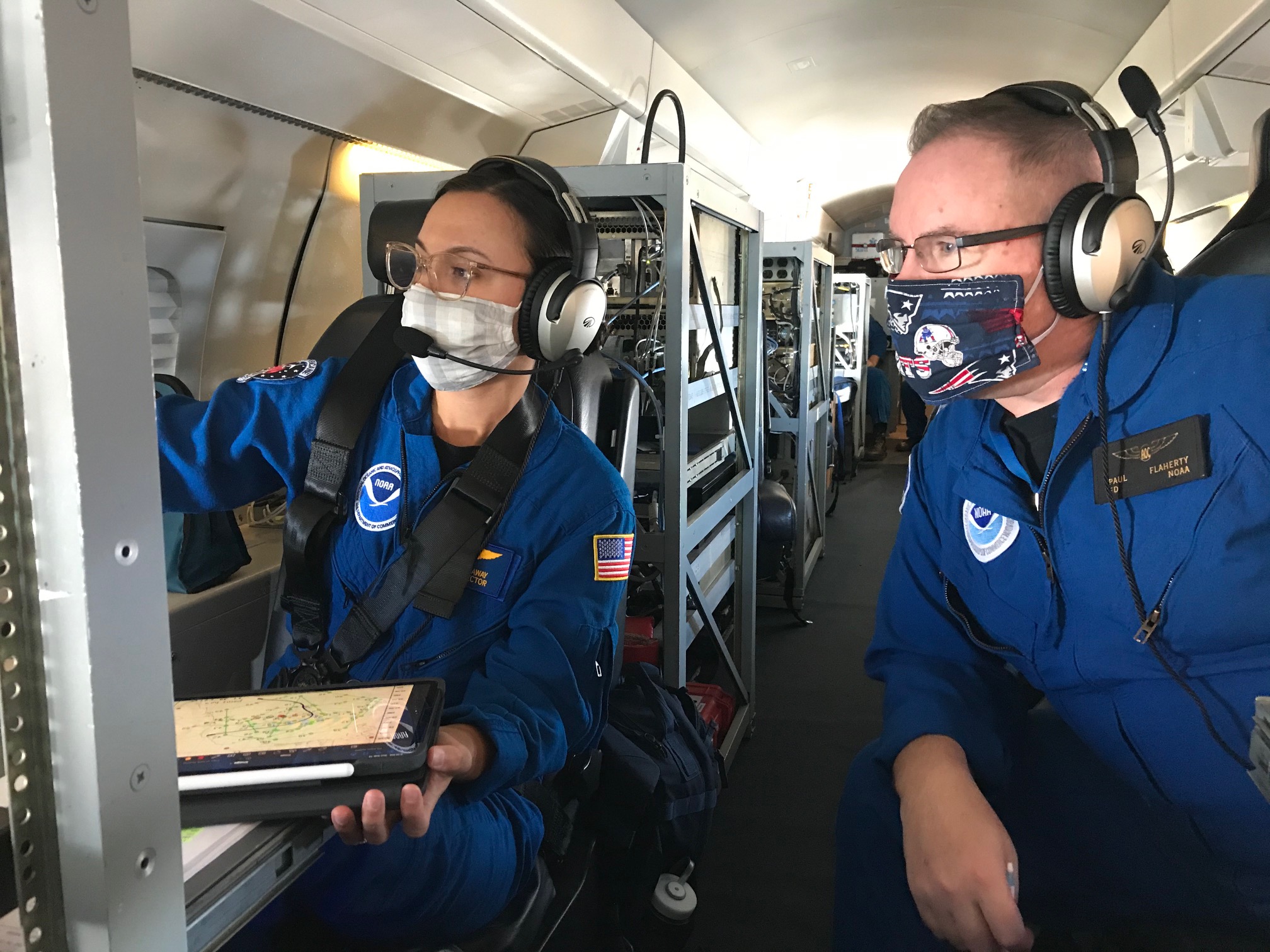 Flight directors discuss track plan and data