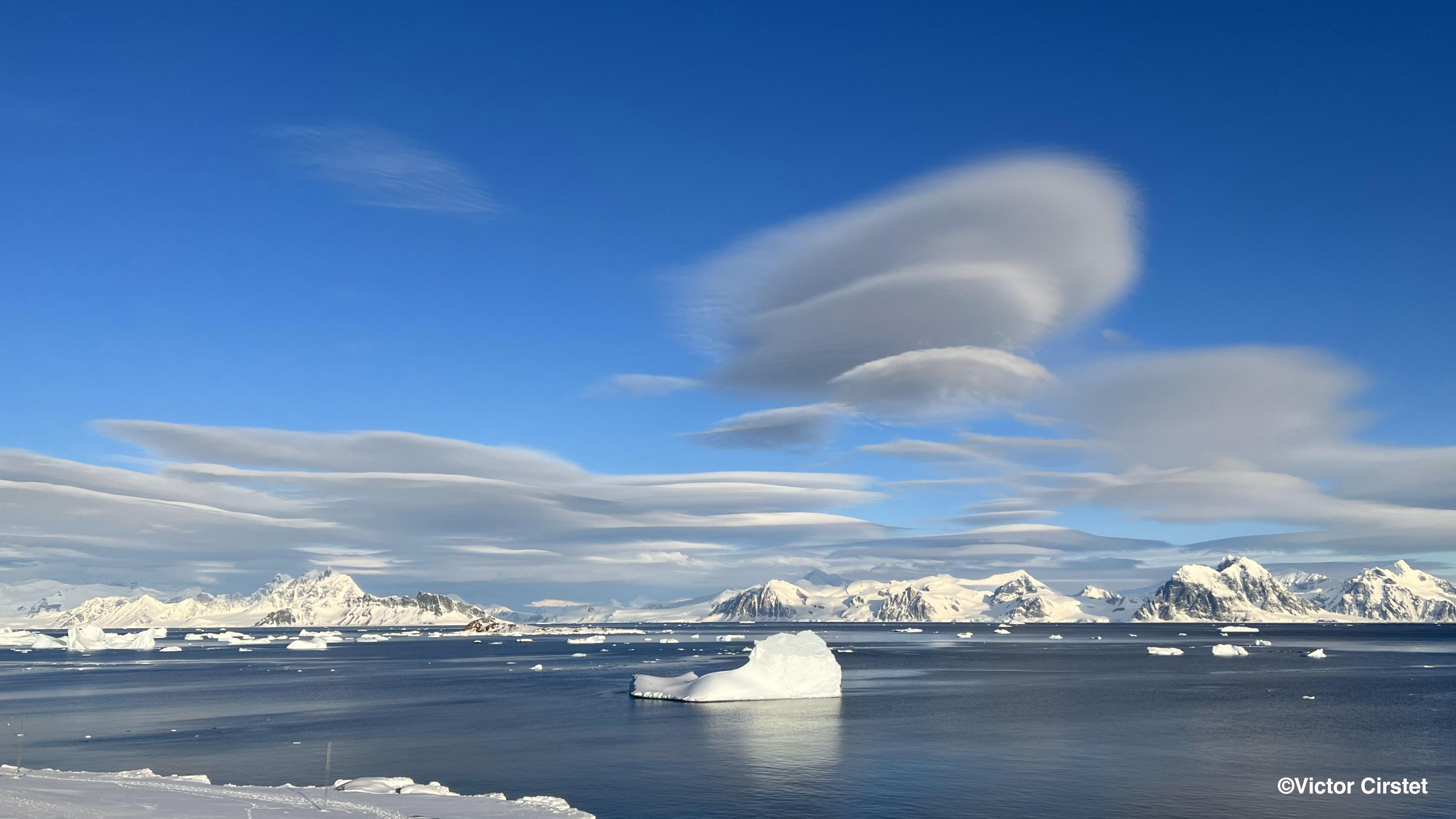 Lenticular Invasion — Victor Cirstet