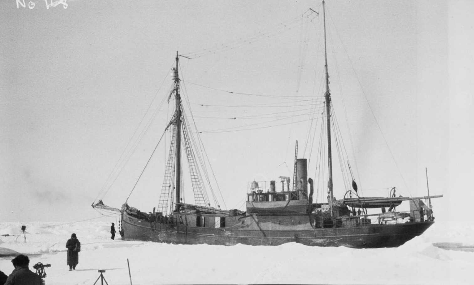 More recordings being made — Quest in the ice at their “Furthest South”, 12 February 1922 (State Library New South Wales)