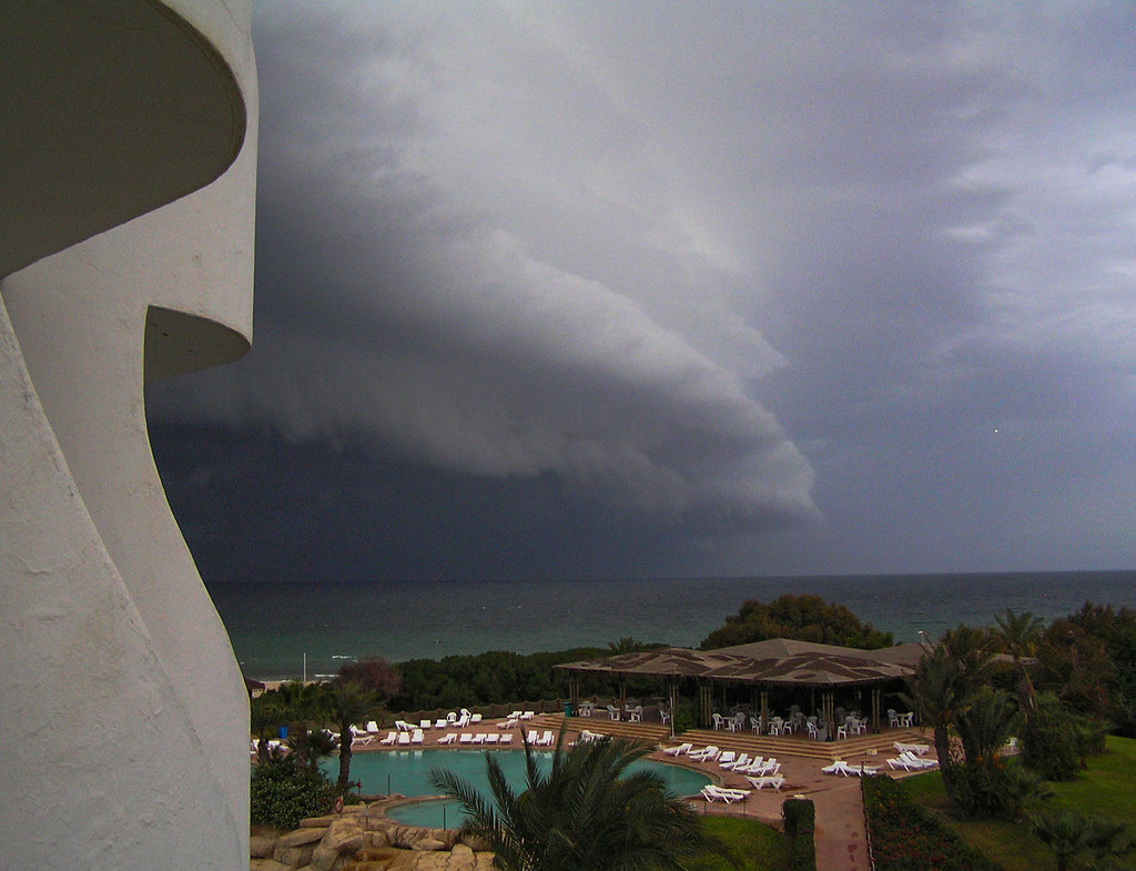 Shelf Cloud in Tunisia