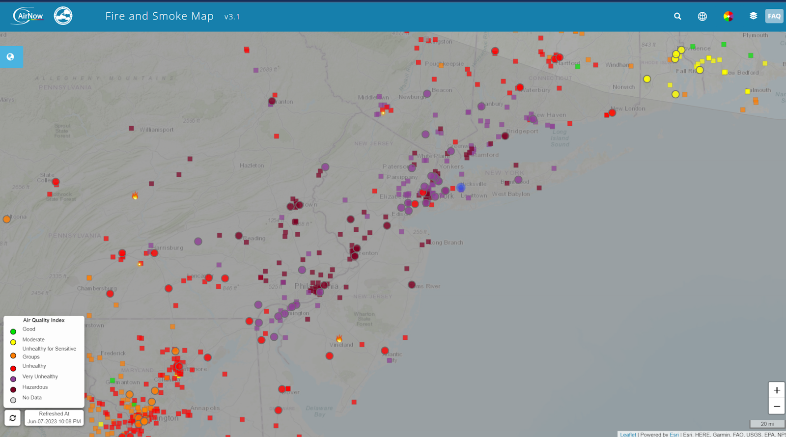 Smoke plumes and AQI plots on Wednesday evening 7 June 2023